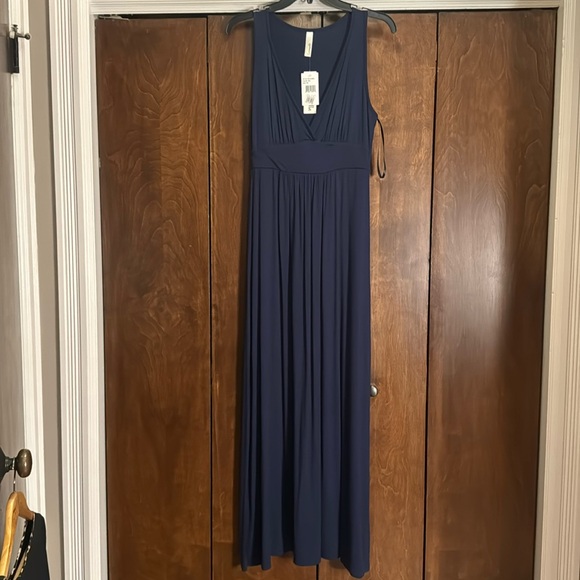 Very basic but versatile navy blue maxi dress - Picture 1 of 5